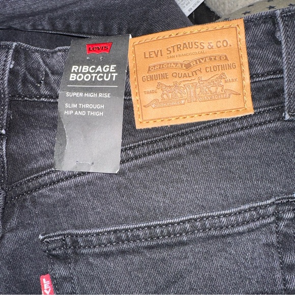 NWT Levi's Premium Ribcage Bootcut Black - Picture 5 of 9